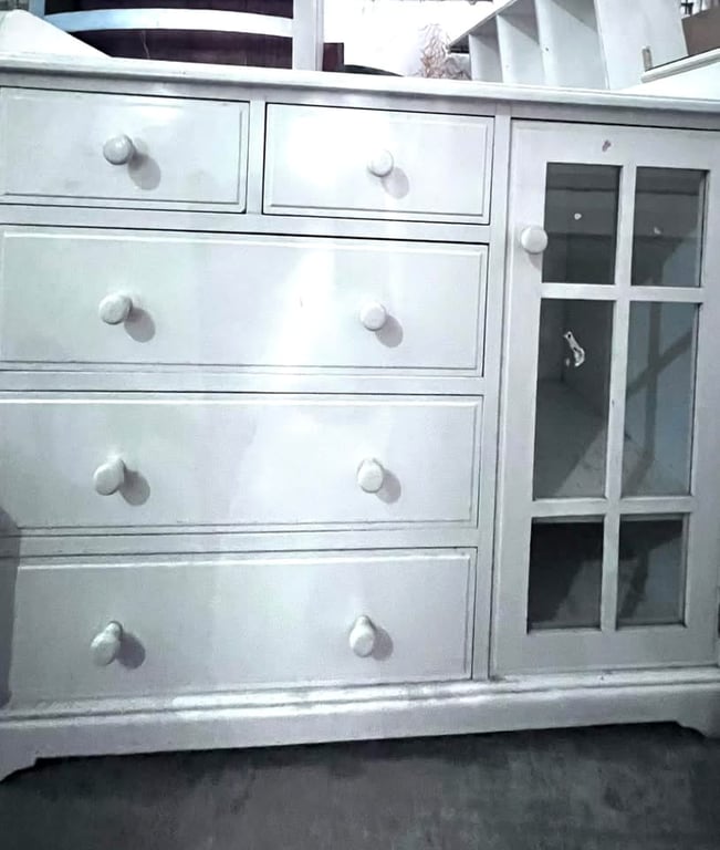 Cambiador de bebé de Casa Cuna Bella, madera maciza, pesado, con cajones y puerta con vidrio