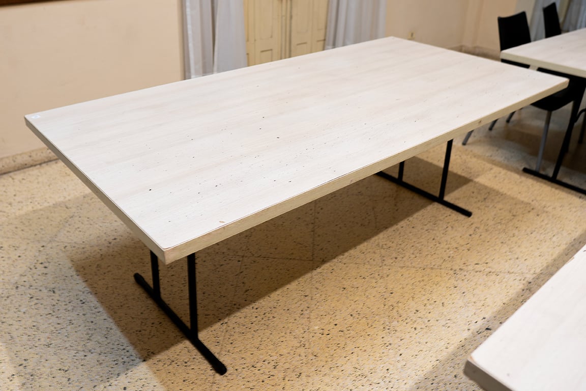 Mesa rectángular plegable