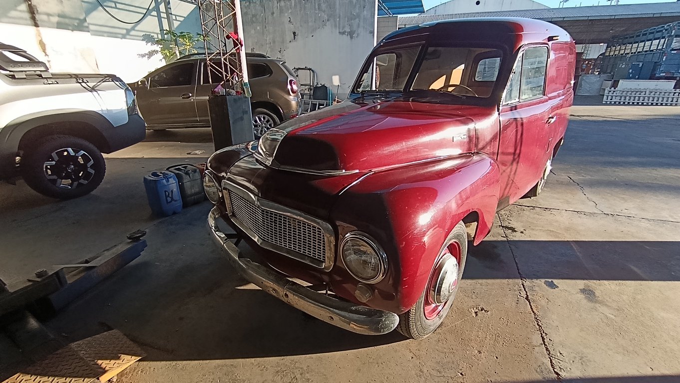Volvo PV445 Duett Panel Van, icónico clásico sueco de colección.