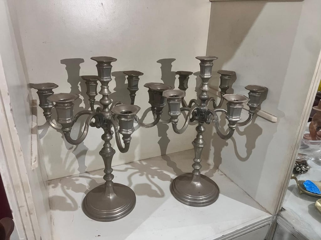 2 Candelabros de hierro