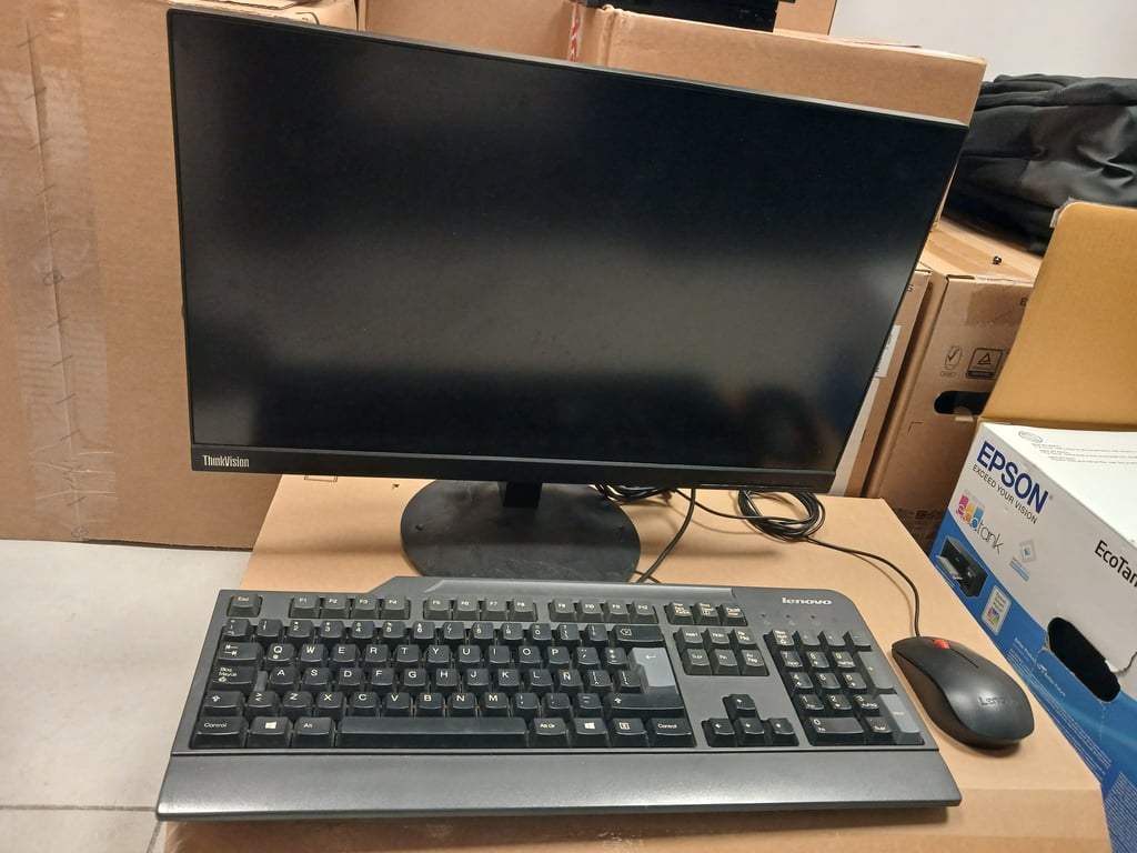 Marca: Lenovo , Equipo: PC , Modelo: M710Q , Serie: MJ05DGAC , RAM: 4 gb , Disco: 500 gb , Procesador: I5 7TH , Edicion: win 10 Pro , Monitor: monitor de 22 pulgadas , Fuente: SI , Teclado: SI , Mouse: SI