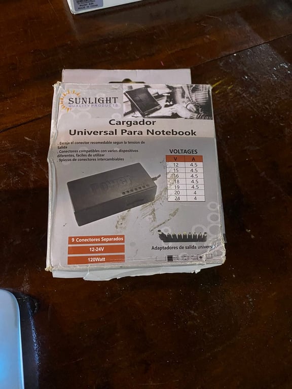 CARGADOR UNIVERSAL PARA NOTEBOK  NUEVO