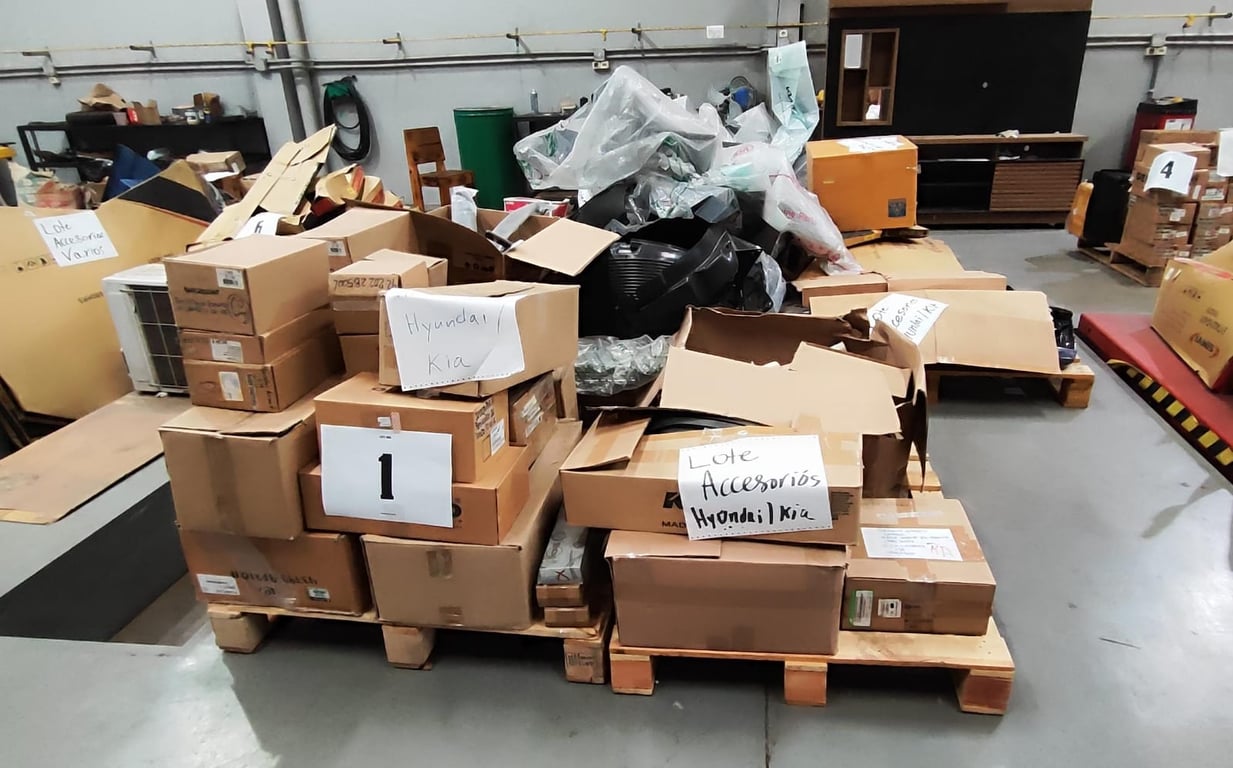 Gran Lote Combo Repuestos Multimarca: +11.500 unidades aprox. en stock — accesorios, amortiguadores, bujías, cables, caja y diferencial, correas y kits, electricidad, embragues, filtros, frenos, refrigeración, retenes, rulemanes, suspensión y dirección (Hyundai/Kia, Toyota, Nissan, Mitsubishi, Isuzu y varios) + parabrisas y vidrios.