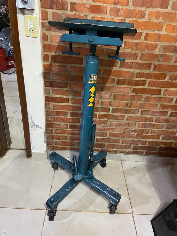 MACACO HIDRAULICO TELESCOPICO USADO SIN DETALLES