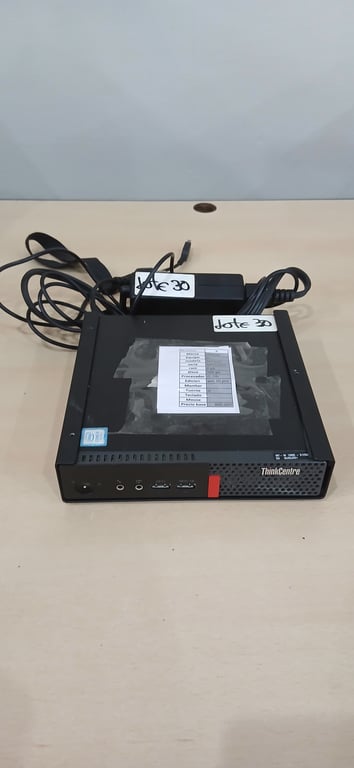 Lenovo pc M710Q MJ05JD01 8 GB 500 gb I5 7TH win 10 Pro. Sin teclado y mouse