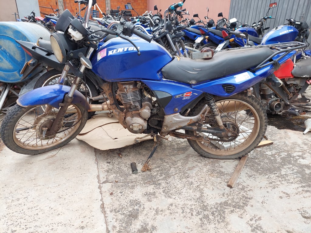 Subasta de mobiliarios, equipos informáticos, artículos varios y motocicletas