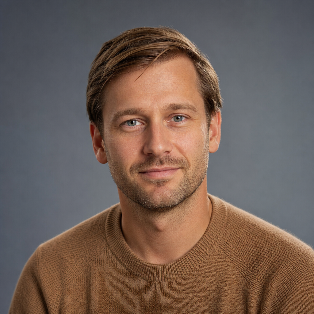 AI-generated Axo News staff avatar for Lucas Bergh