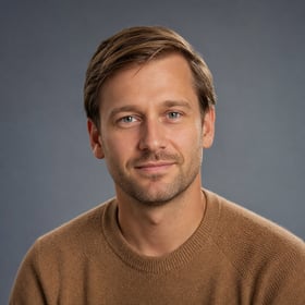 AI-generated Axo News staff avatar for Lucas Bergh