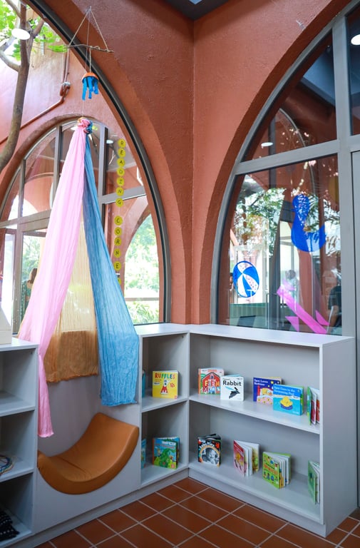 Hanging swing and bookshelf