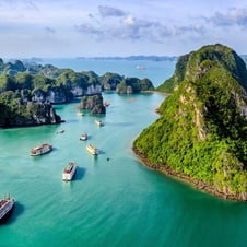 Explore both sides of Vietnam Package