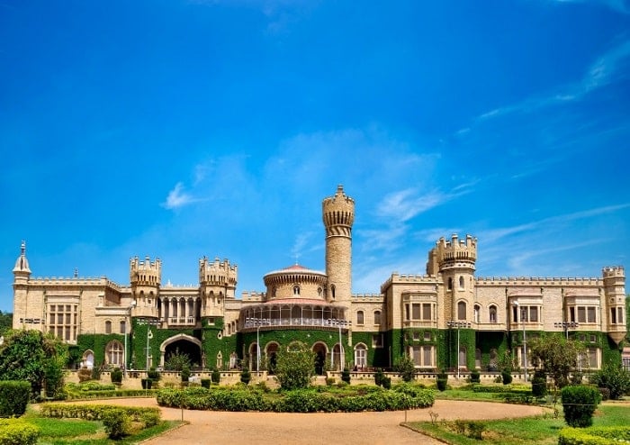 17 Top Things to Do in Bengaluru (Bangalore)|Wonderla Amusement Park|ISKCON Sri Radha Krishna Chandra Temple|Lal Bagh Botanical Garden|Bangalore Palace|Suryanarayana Temple|Vidhana Soudha|Cubbon Park|Bull Temple|Swee Dodda Ganapathi Temple|Tipu Sultans Palace and Fort|Bannerghatta National Park|Attara Kacheri|Ulsoor Lake|Visvesvarya Industrial and Technological Museum|Bangalore Aquarium|Nandi Hills near Bangalore|Angsana Spa Resort