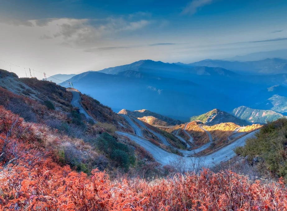 Best Places to visit in Sikkim in April|Gangtok to Rangpo Bike Ride|North-Lha-Ri-Nying-Phu-Cave|Gangtok cable car