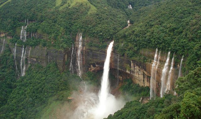 Cherrapunji Waterfall|Darjelling In West Bengal|Monastries In gangtok|||Twang in arunachal|Honeymoon Couples In North East|Lahchung In North East|||||
