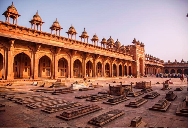 Fatehpur Sikri||ayodhya||Jhansi fort|Chota_Imambara_Lucknow