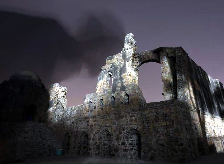 Firoz-Shah-Kotla-Fort|Agrasen-ki-Baoli|Chor-Minar|Khooni-Darwaza||Lothian-Cemetery|Malca-Mahal|Sanjay-Van|Jamali-Kamali|Bhuli-Bhatiyari-Ka-Mahal|Khooni-Nadi
