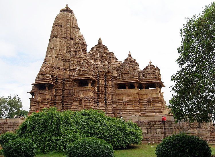  Kandariya Mahadeo Temple|Lakshmana Temple|Matangeshvara temple|Adinatha Temple||Chaunsat Yogini|Devi Jagadambi Temple|Kashi Vishvanath Temple|Duladeo Temple|Parsvanath Temple|Chaturbhuj Temple|Lakshmi temple|Panna National Park|Raneh Falls is a natural waterfall in Madhya Pradesh| Archaeological Museum Khajuraho|Ken Gharial Sanctuary|Khajuraho Dance Festival|Savor delicious food|Yoga|Adinath Temple|Adinath Temple