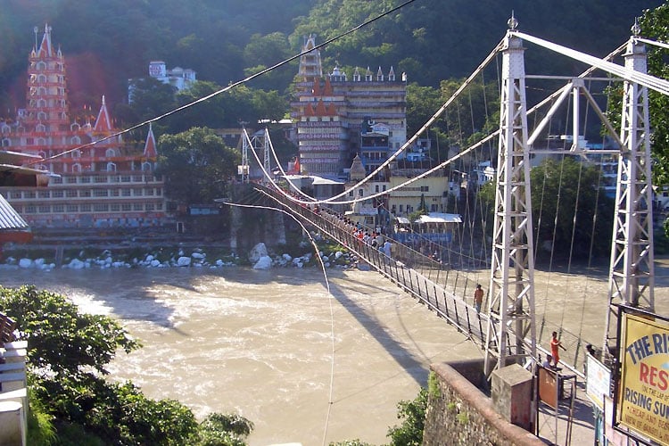 Lakshman-Jhula|Ram Jhula|the-beatles-ashram|triveni-ghat|Parmarth-Niketan-Ashram|phool-chatti-waterfall|neelkanth-mahadev-temple|raja ji natiaonal park