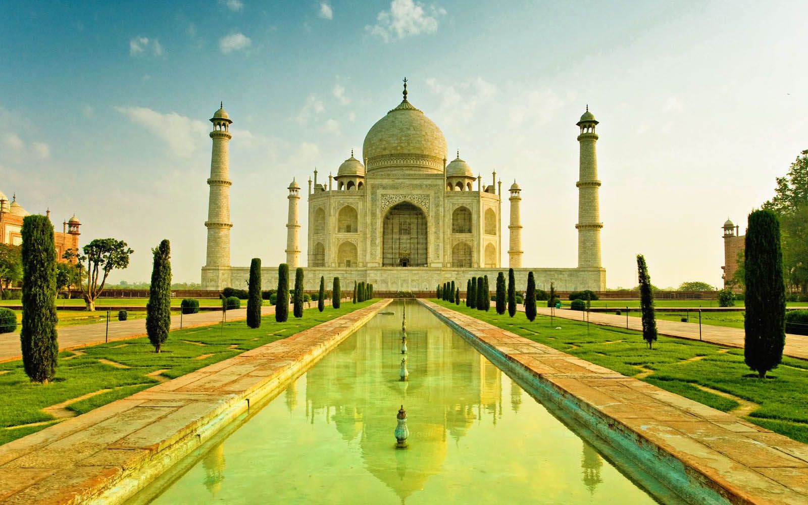 Taj Mahal Tour by Indian Holiday