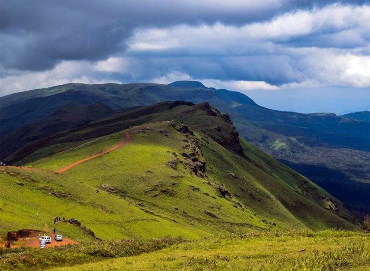 Z Point in Karnataka|Coorg Hill Station in Karnataka|Chikmagalur Hill Station Near Bangalore|Wayanad Hill Station Near Bangalore|Horsley Hills in Karnataka|Hogenakkal Waterfalls near Bangalore|Shivanasamudra Falls|Talakona Waterfalls|Iruppu Falls near Bangalore|Hebbe Falls Karnataka|Bilikal Rangaswamy Betta in Karnataka|Mullayanagiri in Karnataka|Baba Budangiri in Karnataka|Ubbalamadugu Falls in Karnataka|Nagarhole National Park in Karnataka|Banerghatta National Park near Bangalore|Dubare Elephant Camp in Karnataka|Cauvery Wildlife Sanctuary
