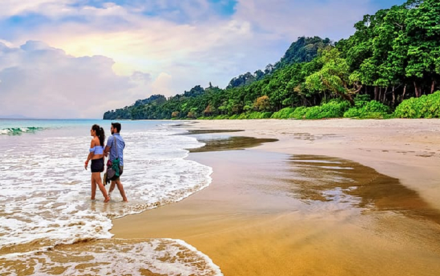 andaman honeymoon|Candolim Beach goa|Lighthouse Beach