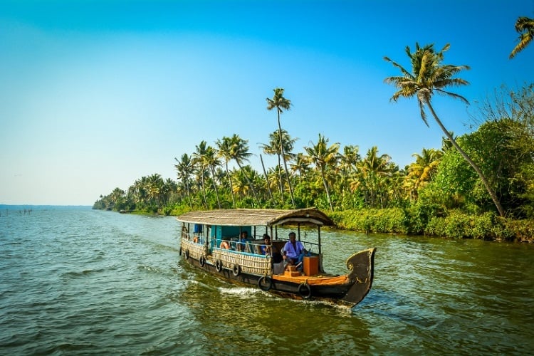 Best Places To Visit in Kerala in April|Kasaragod|Thrissur|Pandikuzhi waterfalls