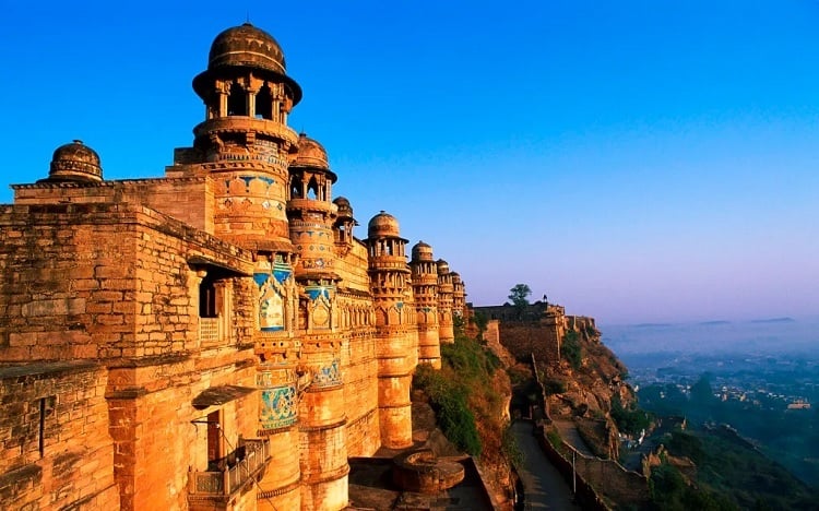 best-places-to-visit-in-madhya-pradesh-in-april|Pachmarhi|Mandu