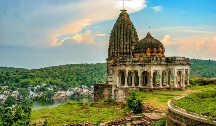 best-places-to-visit-in-madhya-pradesh-march|Ujjain is the Mahakaleshwar Jyotirlinga Temple|Sanchi-Stupa-Madhya-Pradesh|Rajwada Palace