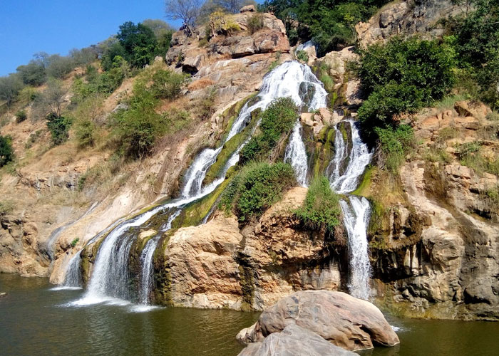 Chunchi Falls Karnataka|Thottikallu Falls in Karnataka|Hanuman Gundi Waterfalls in Karnataka|Hogenakkal Falls in Karnataka|Kaigal Falls in Karnataka|Shiv Samudra Falls in Karnataka|Mekedatu Falls in Karnataka|Club-cabana Amusement Park