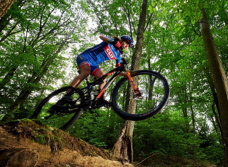 cycling-race-in-mountains