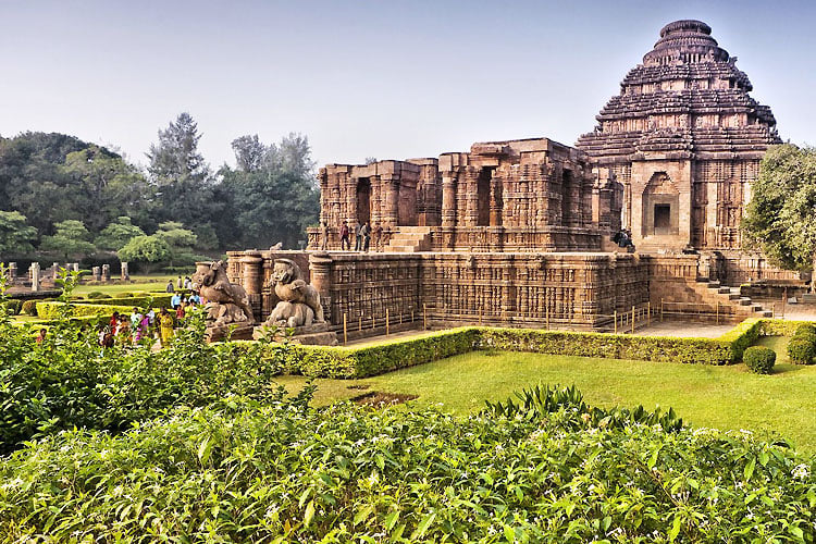 tourist-places-to-visit-in-orissa|Golden Beach|bhubaneshwar|chandipur-beach|cuttack|||konark||puri||rourkela-hanuman-vatika|simlipal-national-parks|Gopalpur Beach - Beaches in Odisha