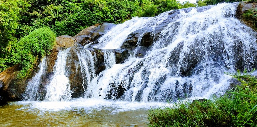 waterfalls-in-tamil-nadu|Aagaya-Gangai-Waterfall-in-Namakkal-District|Catherine-Falls-in-Nilgiris-District|Courtallam-Falls-in-Tenkasi-District|Hogenakkal-Waterfalls|Kiliyur-Falls-in-Yercaud-District||Kumbakkarai-Falls-in-Theni-District|Monkey-Falls-in-Coimbatore-District|Suruli-Falls-in-Theni-District|Thalaiyar-Falls-in-Dindigul-District|Thirparappu-Water-Falls-in-Kanyakumari-District