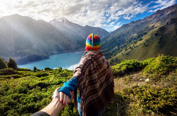places for couple holidays in india|coorg-honeymoon-places-in-india-in-january|Couple Manali - Honeymoon Destinations in India in January|Ibnii - Recommended Honeymoon Resorts in Coorg|Trail to Hatu Peak offers awe-inspiring views of the Shivalik Hills in outer Himalayan range