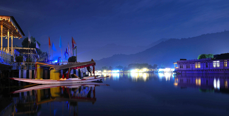 srinagar hotel|swan heritage houseboat|Vivanta Dal View lake|chicago group of houseboats|Centaur Lake View Hotel|Fortune Resort Heevan|