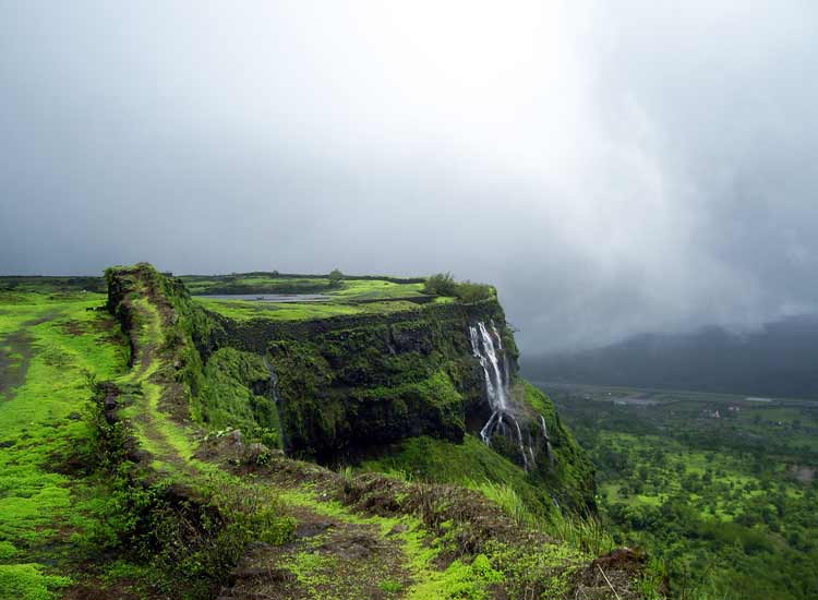 Korigad Fort|Enjoy your Vacation at Kamshet near Pune|Waterfall in Mahabaleshwar|Panchgani|Umbrella Fall