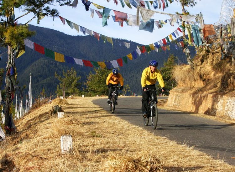 12 Thrilling Adventure Sports in Sikkim for Daredevils||||Gangtok cable car|||Rock Climbing|helicopter ride sikkim|Hang Gliding|Bungee Jumping sikkim|caving in sikkim