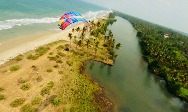 Paragliding in Kerala||Paragliding in Munnar|Paragliding in Vagamon|paragliding-varkala