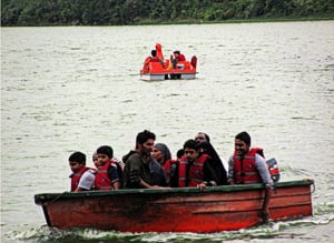 Ulsoor Lake Boating: Things to do in Bangalore with Kids|Hesaraghatta Lake||Bal Bhavan||Lalbagh Botanical Gardens|Jawaharlal Nehru Planetarium|Visvesvaraya Industrial & Technological Museum|HAL Museum|Innovative Film City|Atta Galatta|Kutoohala|Government Museum|Wonder La|Nagavara Lake||||Bangalore Palace||