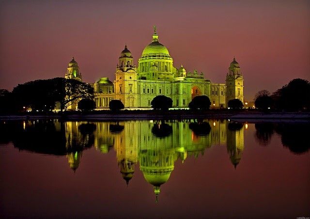 Victoria Memorial at Night|victoria memorial|Dakshineswar Temple|Eden Gardens|Howrah Bridge|Kalighat Kali temple|Belur Math Shrine|Marble Palace|Indian Museum|Park Street|Birla Mandir|St. Paul's Cathedral|sundarban national park|Tagore House|Victoria Memorial||Howrah Bridge|Kalighat temple|Mother Teresa's house|birla industrial technological museum|Mothers House