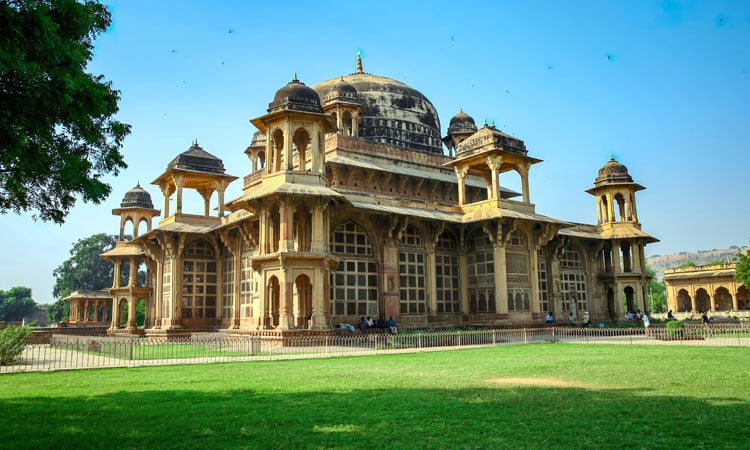 Tomb-of-Tansen