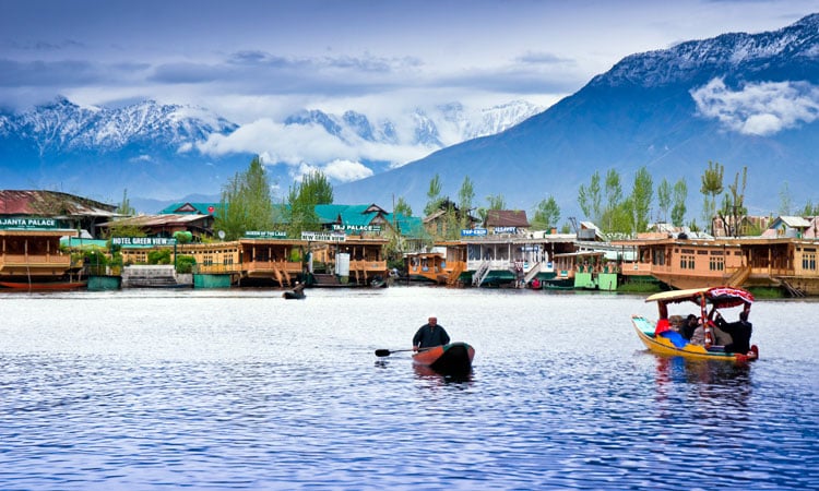 How to Pack for Autumn in Kashmir
