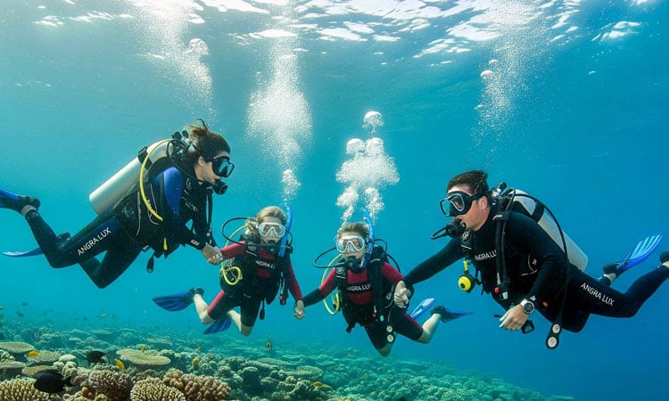 Snorkelling-Adventures-for-Kids
