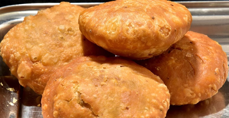 Pyaaz Kachori