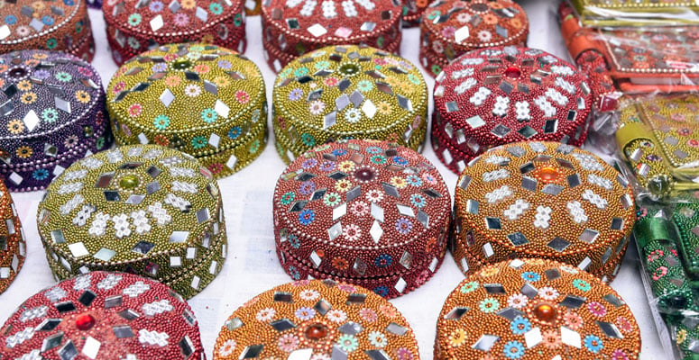 Udaipur art and souvenir shopping