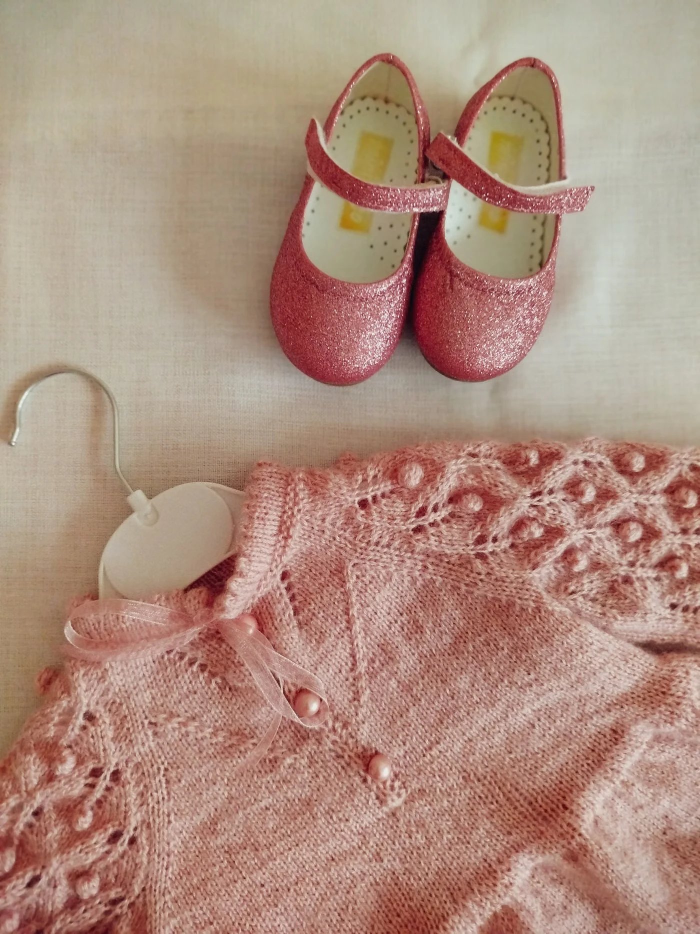 Pembe Bebek Elbisesi ve Simli Ayakkabı Takımı - 1