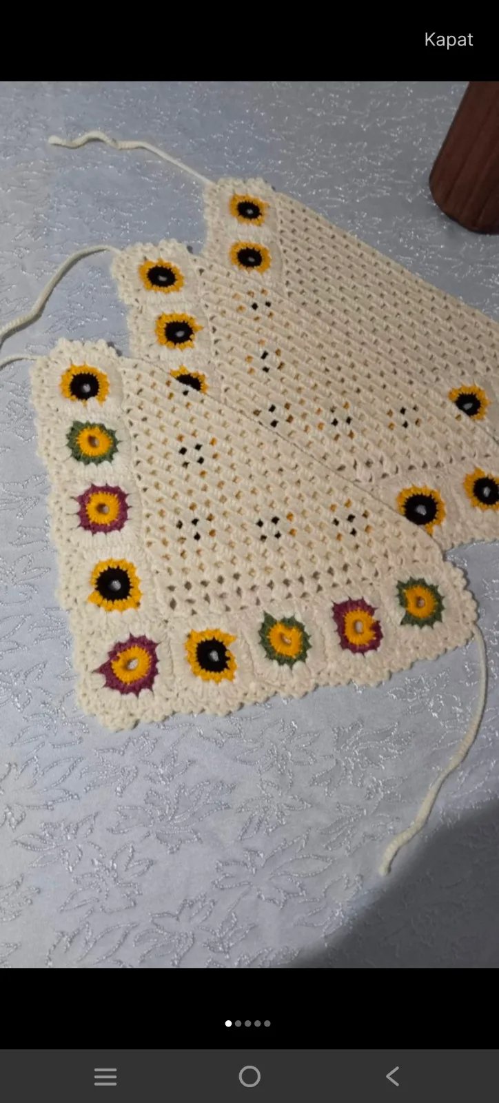 El örgüsü bandana ve tokalar