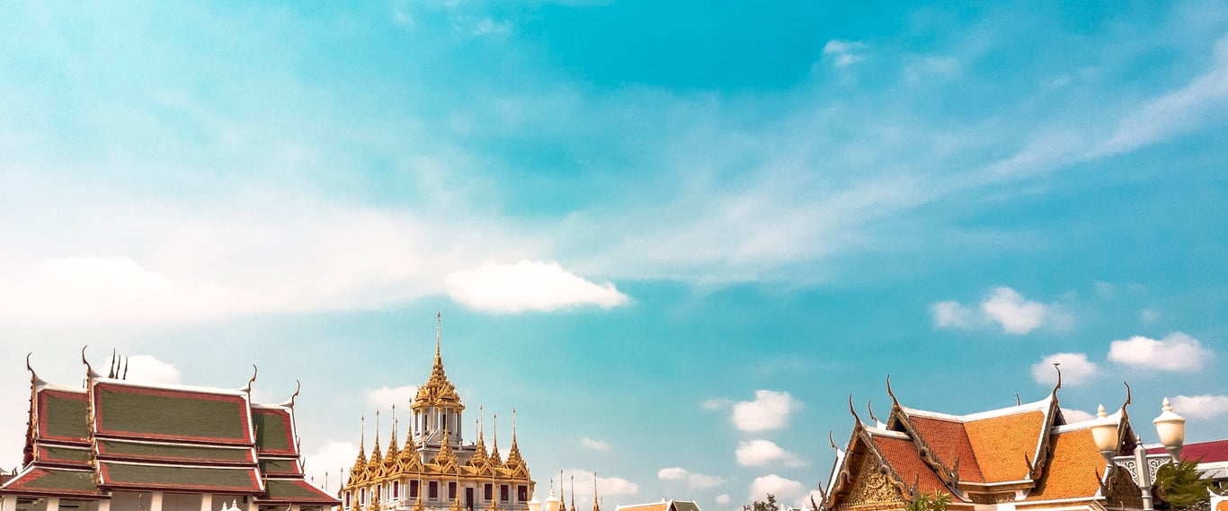 Zonsondergang in Phuket – gouden lucht boven de Andaman Zee