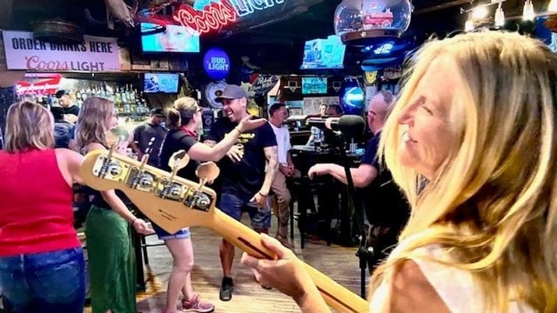 Hot Boots Duo — Live at the Altar at Sinners & Saints