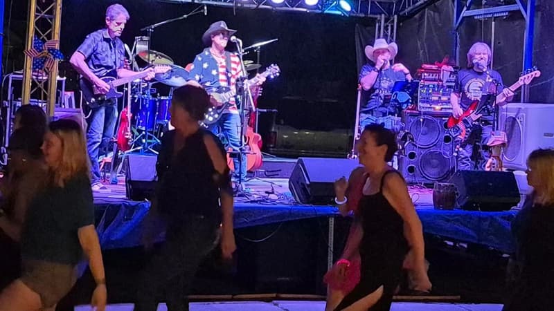 Wags and the Boys Live at The Stagecoach Saloon at The Stagecoach Saloon