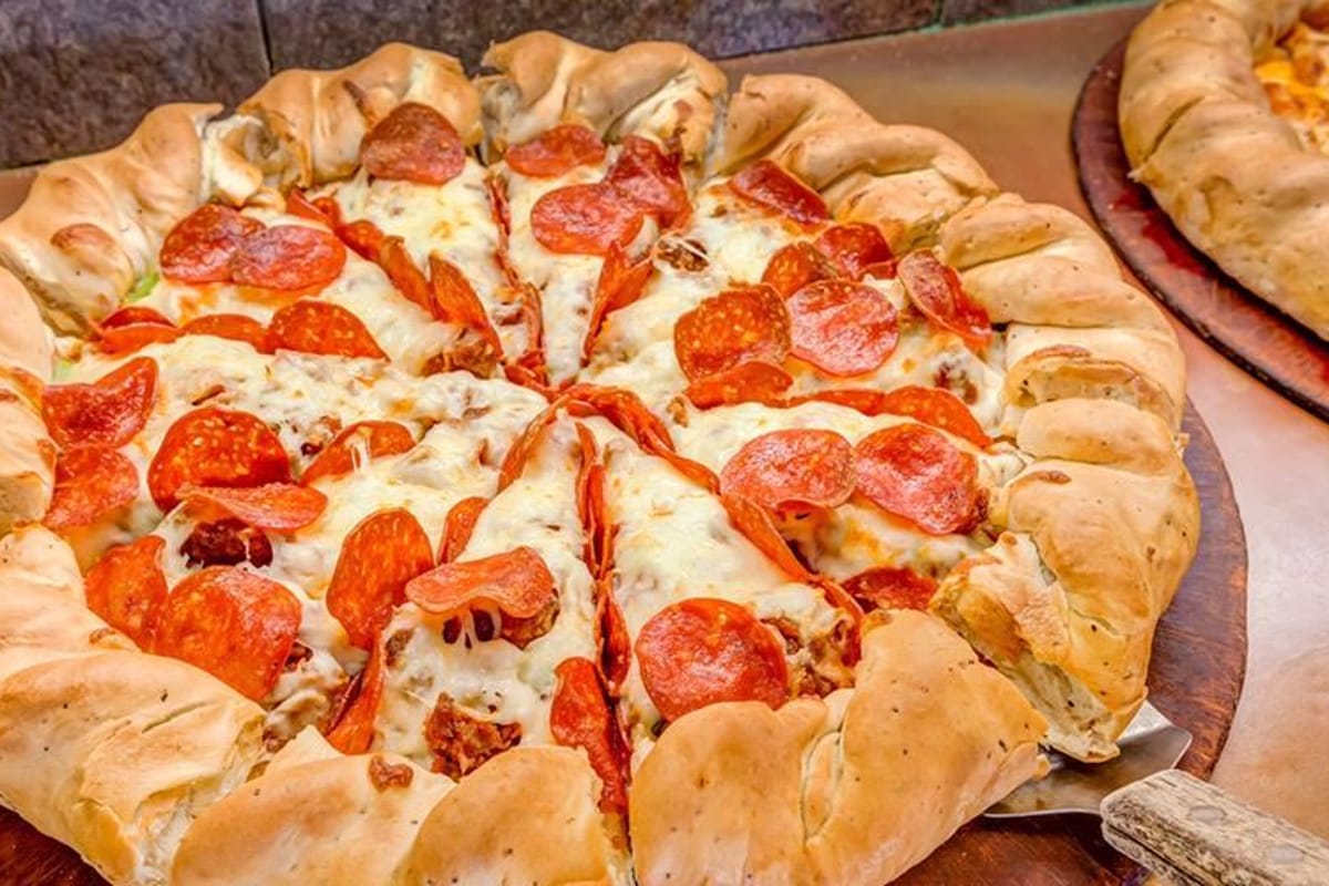 Beau Jo's Pizza Lone Tree featured offerings