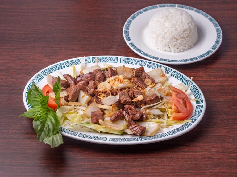 Viet Phở featured offerings